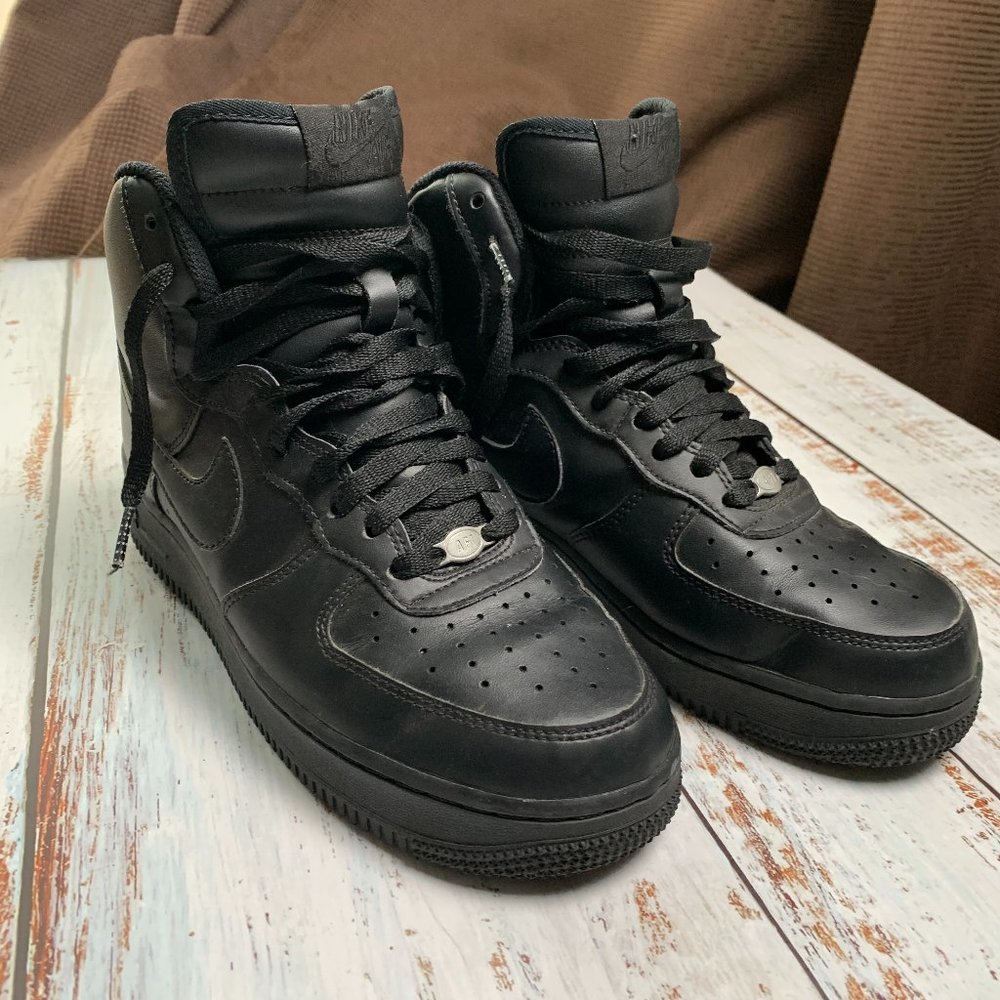 Nike Air Force 1s Black